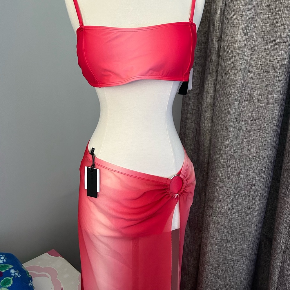 Brand New Kendall and Kylie three piece swim set